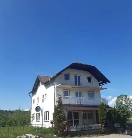 Kuca U Prirodi